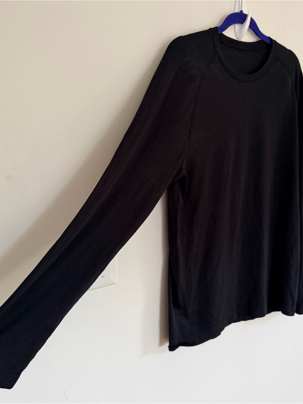 Lululemon Metal Vent Tech Long-Sleeve Shirt Crewneck Top black